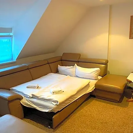 & Restaurant Schenk Von Landsberg Hotel